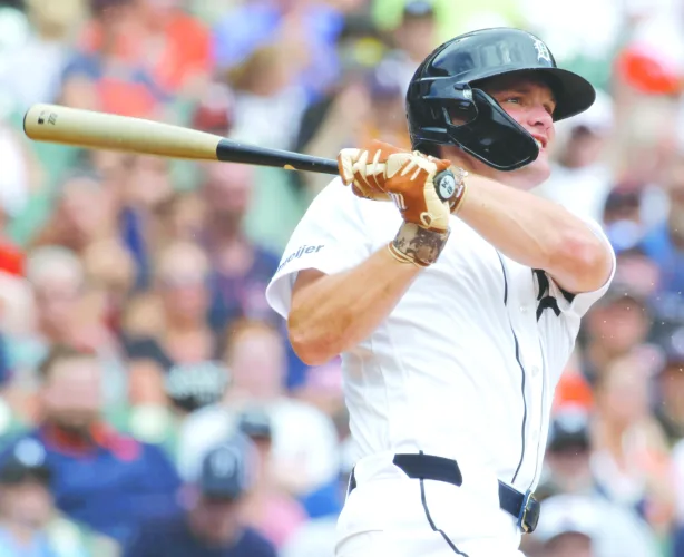 White Sox finish sweep with 7-5 win in Detroit on Sunday